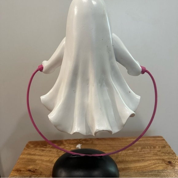 NEW VIRAL White Ghost Figurine with Pink Jump Rope - Picture 2 of 10
